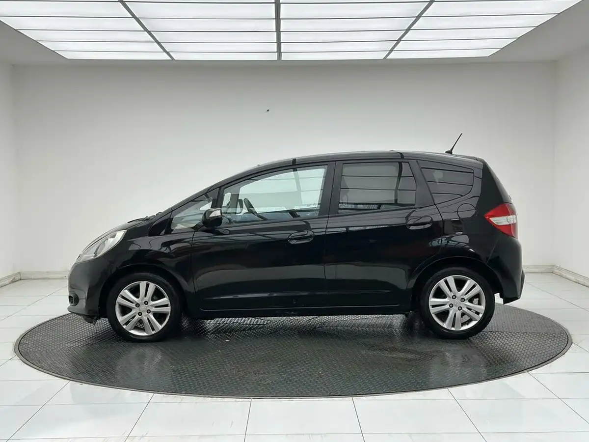2012-honda-jazz-14-ex-cvt-big-8