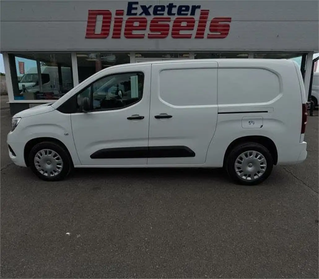 2020-vauxhall-combo-15cdti-sportive-2300-100pseu6d-t-l2h1-crewcab-big-2