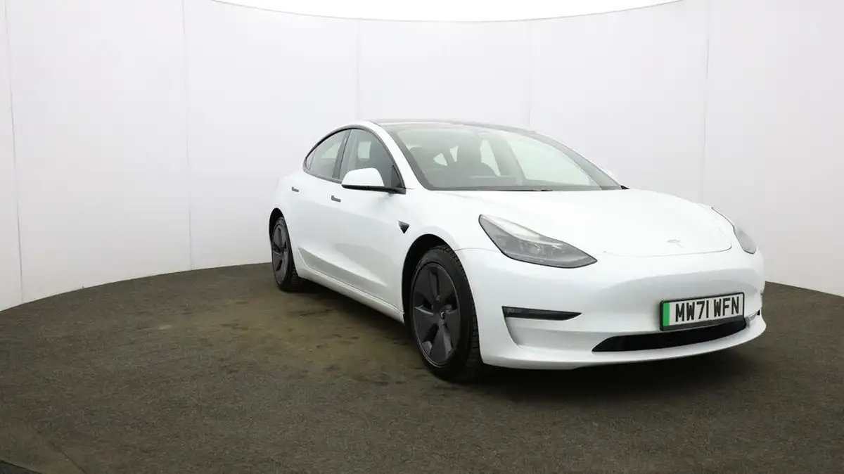 2022-tesla-model-3-e-long-range-big-45