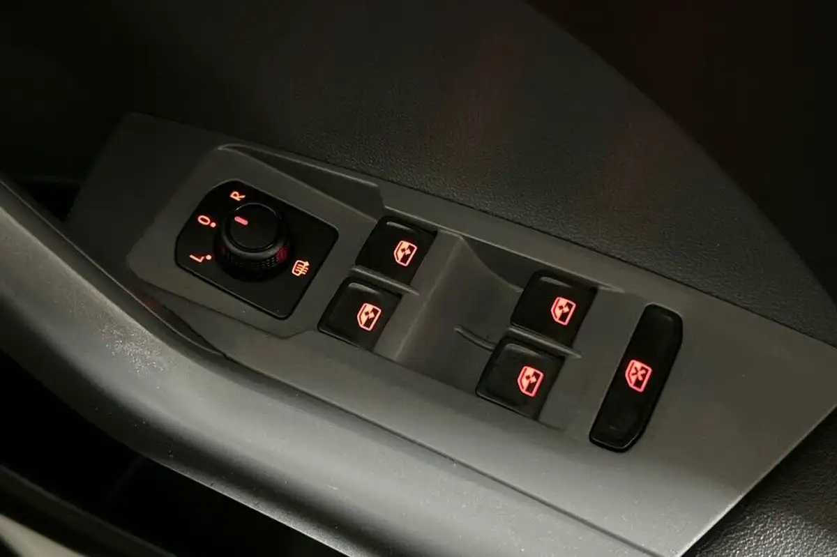 2021-volkswagen-t-cross-10-tsi-s-big-33