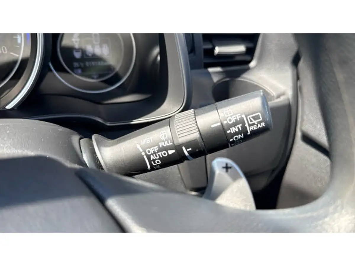 2020-honda-jazz-13-i-vtec-se-cvt-big-25