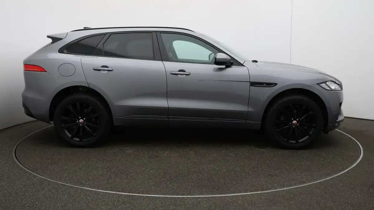 2021-jaguar-f-pace-20-i4d-chequered-flag-180ps-big-51