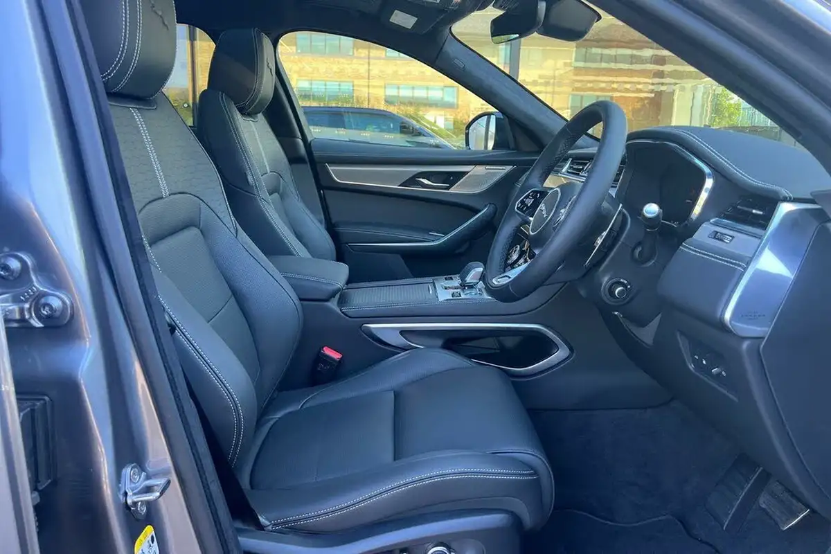2024-jaguar-f-pace-20-p400e-r-dynamic-hse-black-90th-anniversary-edition-big-36