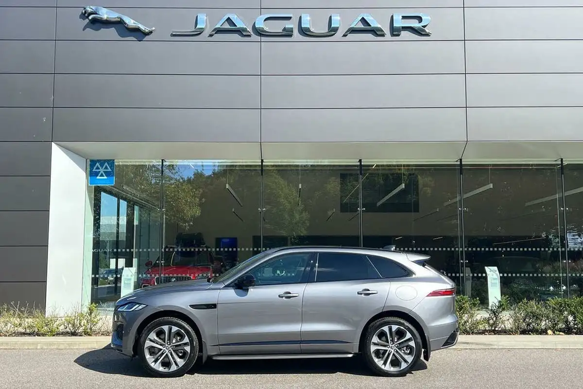 2024-jaguar-f-pace-20-p400e-r-dynamic-hse-black-90th-anniversary-edition-big-12