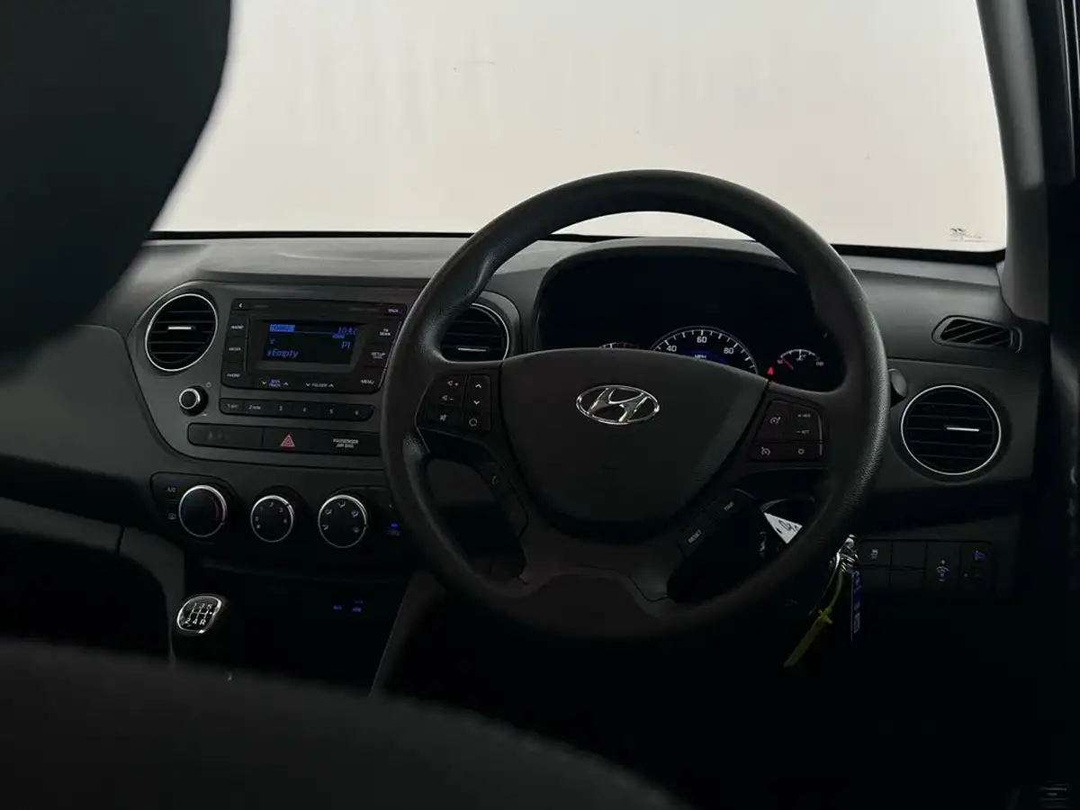2017-hyundai-i10-10-se-big-21