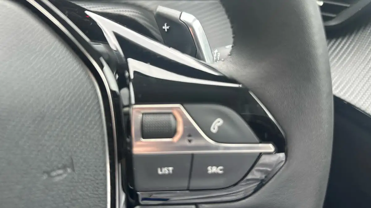 2023-peugeot-208-12-puretech-active-premium-100ps-eat8-big-23