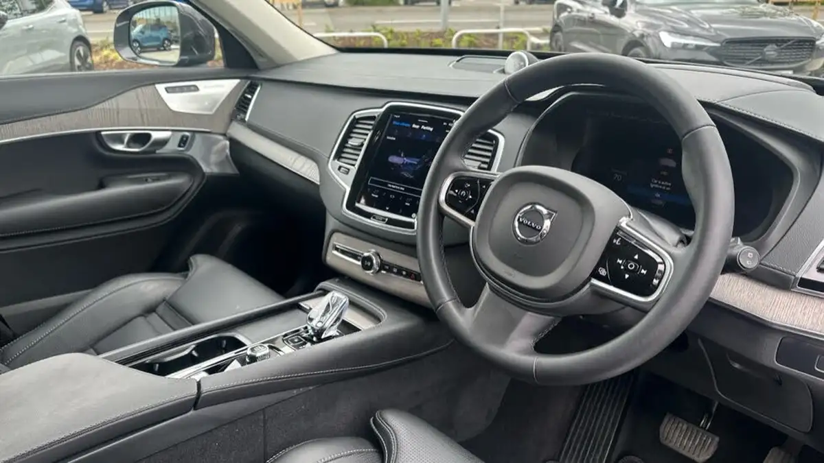 2024-volvo-xc90-20-t8-ultimate-dark-big-3