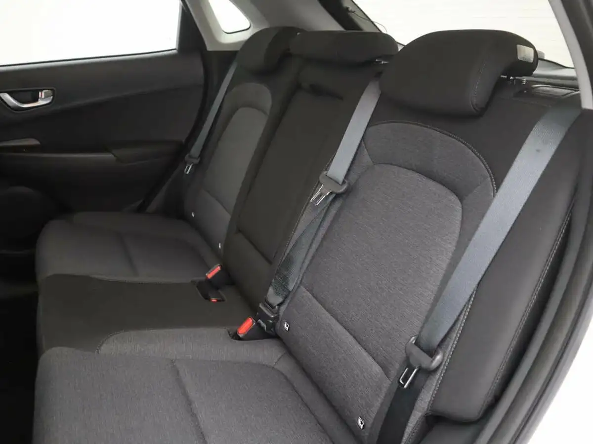 2022-hyundai-kona-e-premium-204ps-64kwh-7kw-obc-big-27