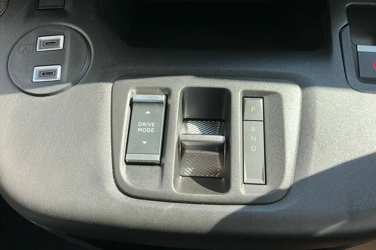 2024-vauxhall-combo-life-e-ultimate-xl-7st-big-16