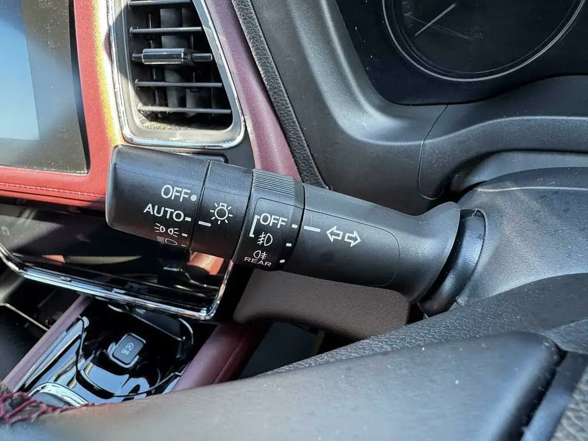 2020-honda-hr-v-15-i-vtec-sport-big-29