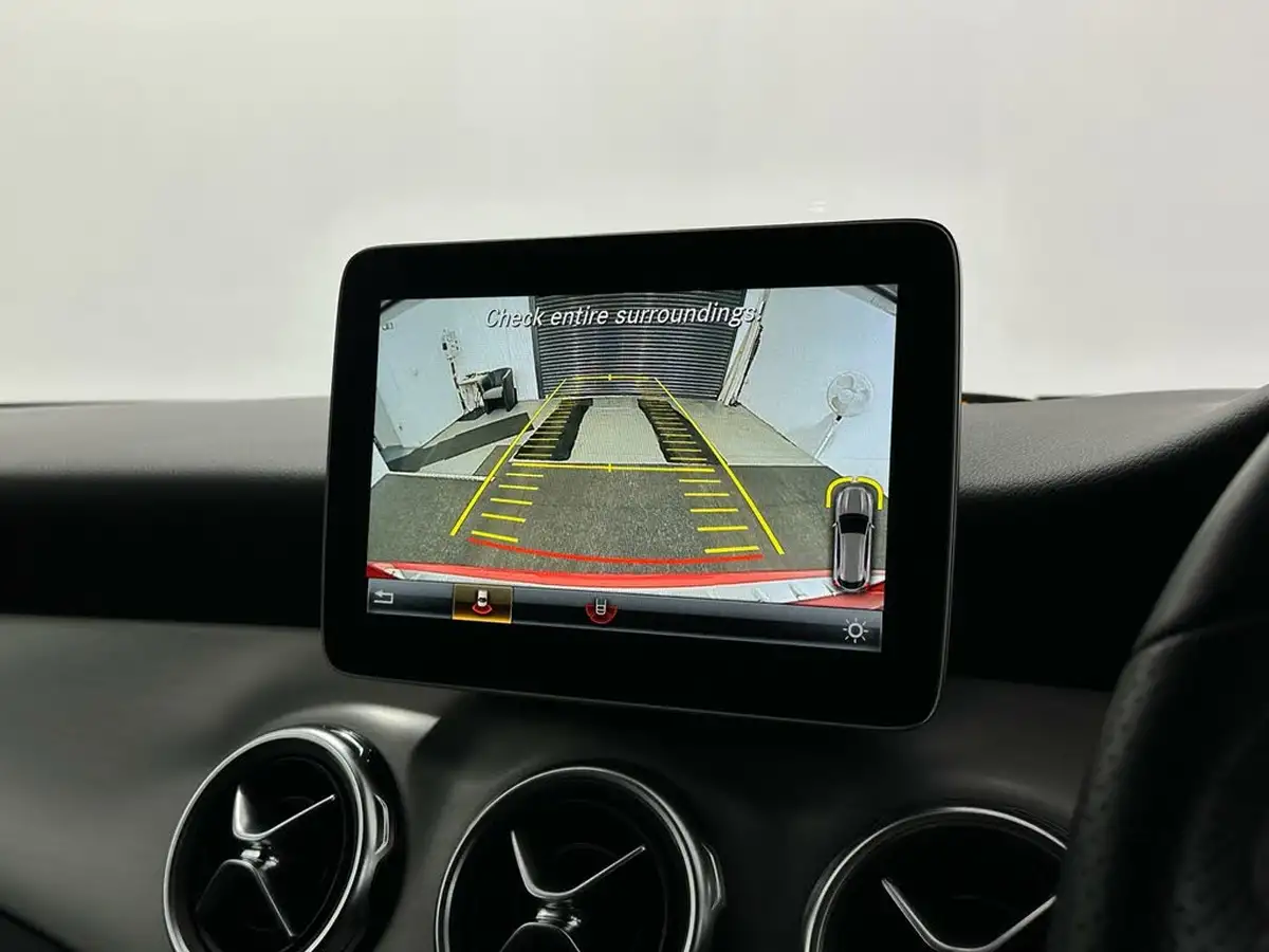 2020-mercedes-benz-gla-class-16-gla-200-amg-line-edition-plus-7g-dct-big-25