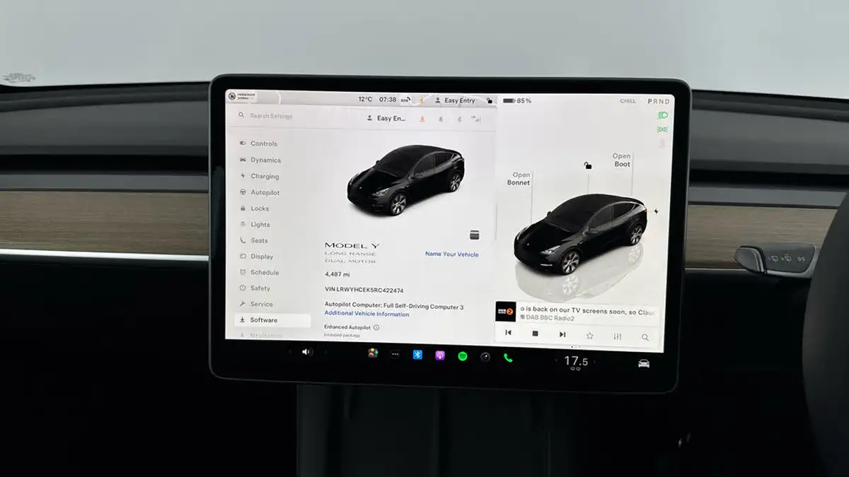 2024-tesla-model-y-e-long-range-306bhp-awd-big-11