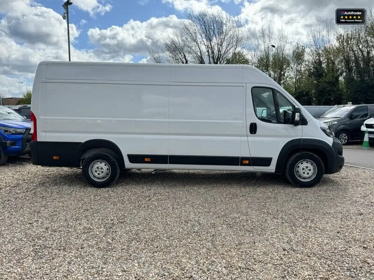 2023-peugeot-boxer-22-bluehdi-professional-premium-435-l4h2-big-4