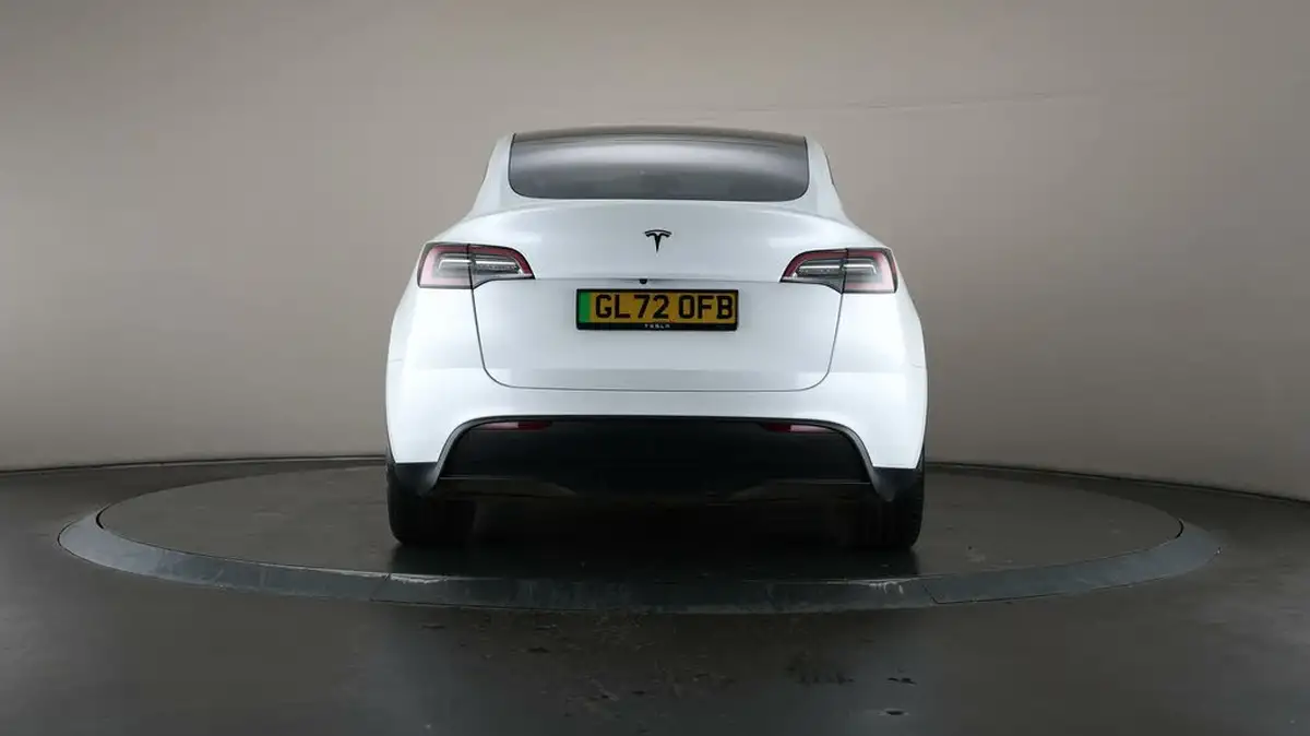 2022-tesla-model-y-e-rwd-big-33