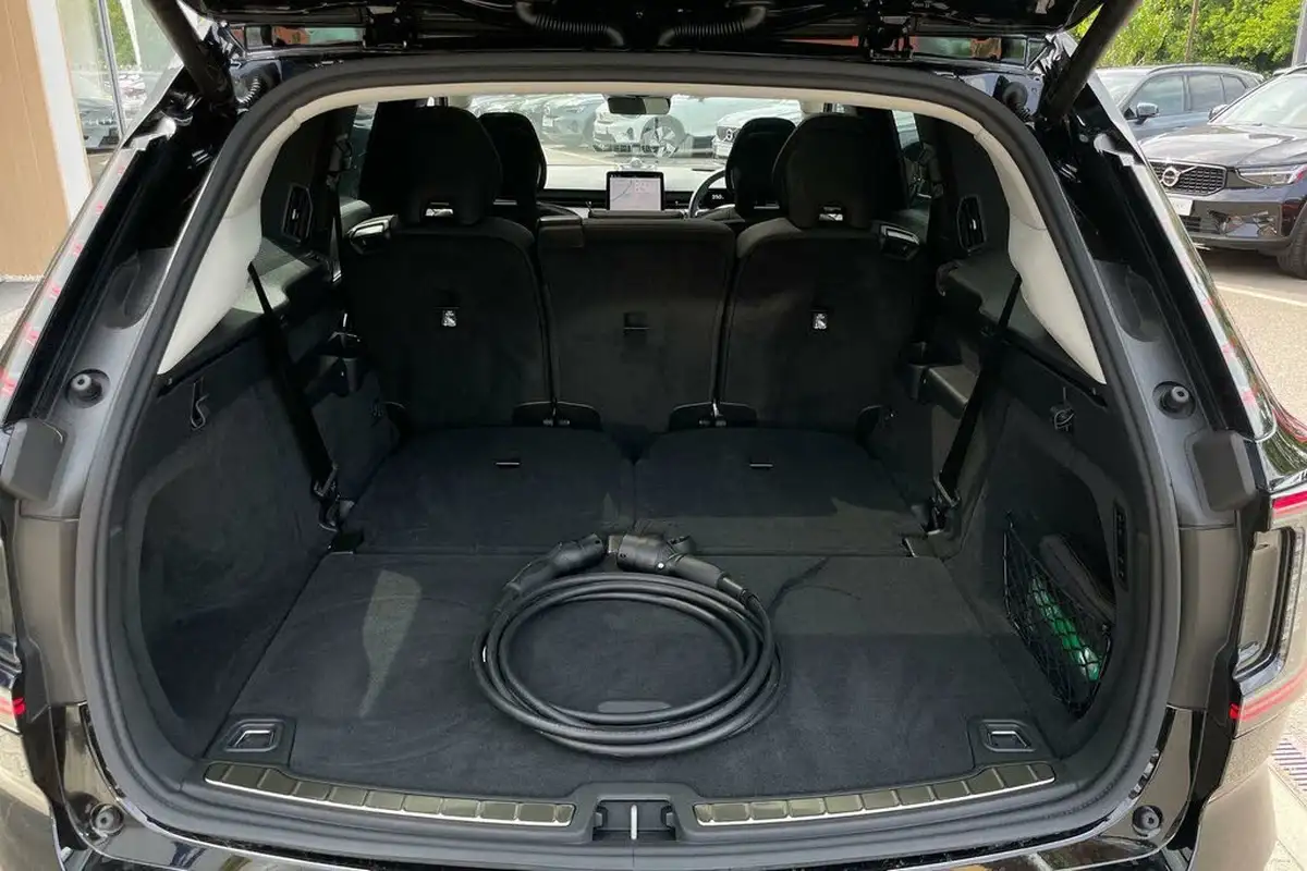 2025-volvo-ex90-e-twin-motor-performance-ultra-big-22