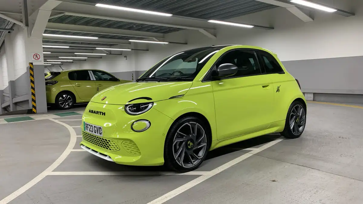 2023-abarth-500-e-500e-turismo-big-6