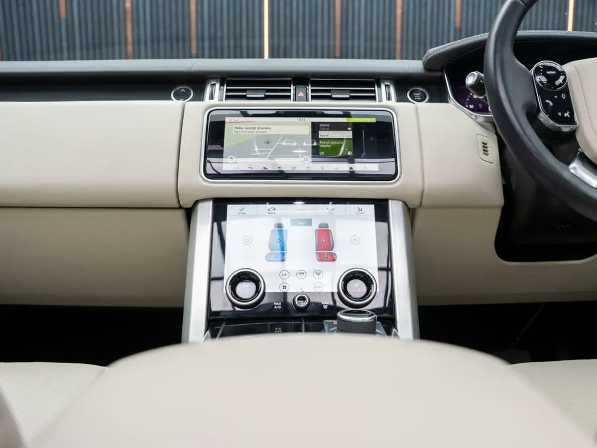 2021-land-rover-range-rover-30-p400-vogue-se-big-38