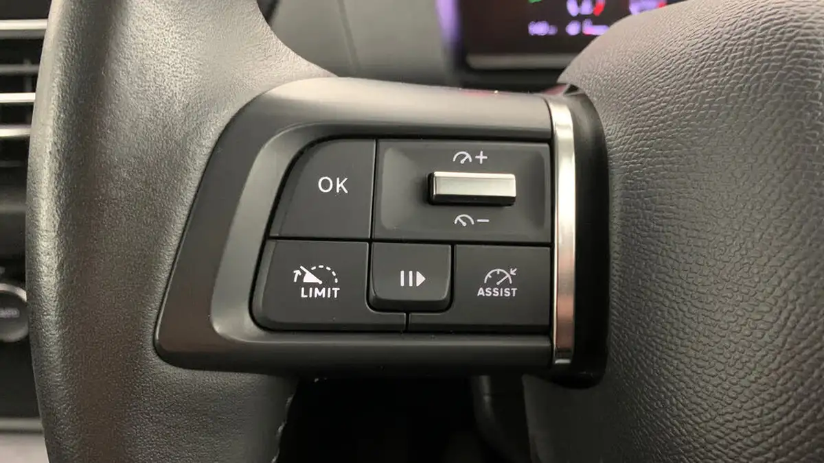 2021-citroen-c4-12-puretech-sense-plus-big-18