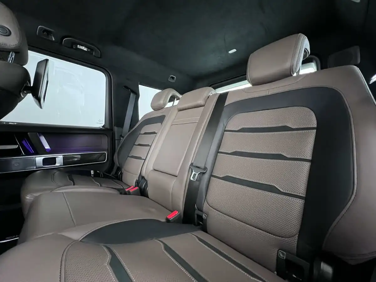 2021-mercedes-benz-g-class-40-g63-amg-big-18