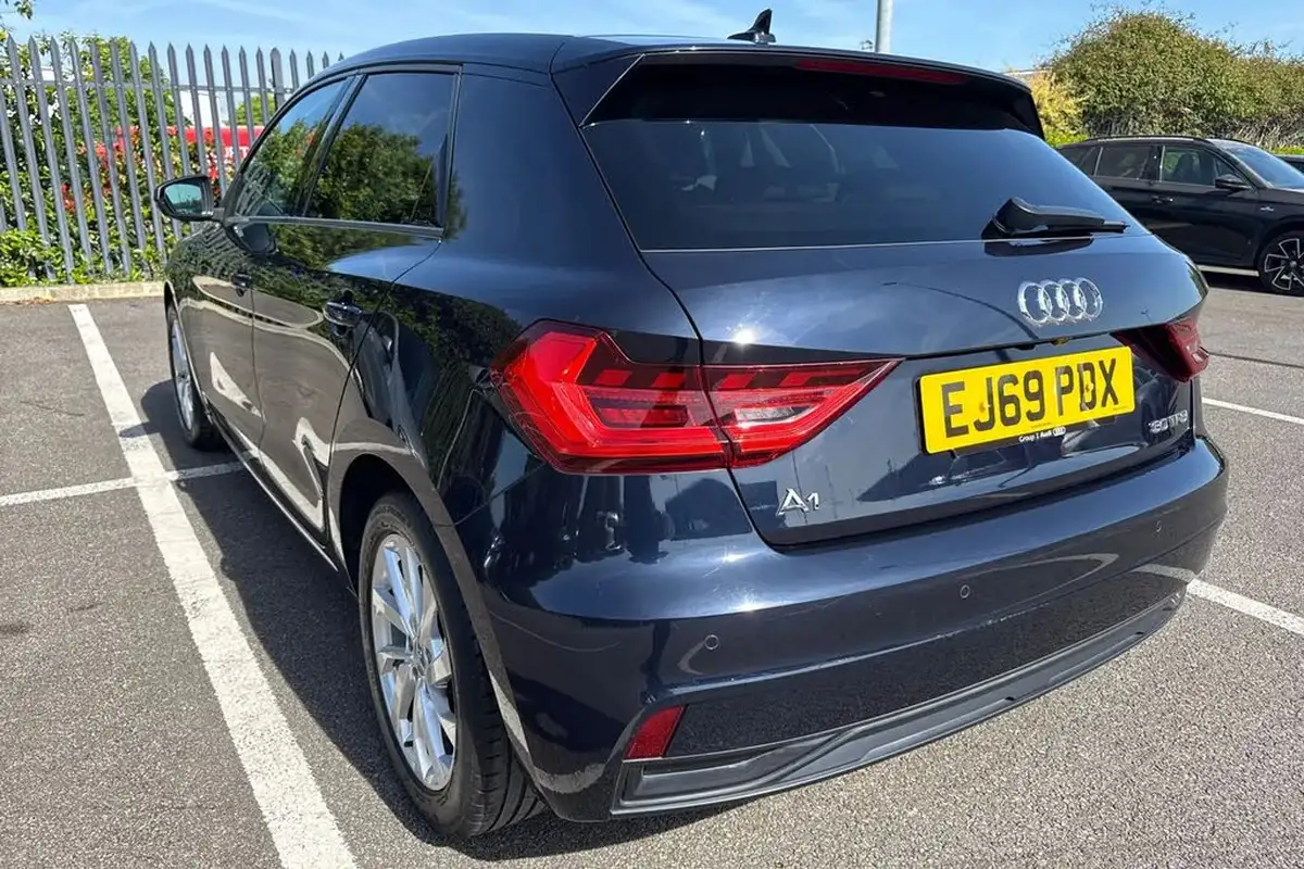 2019-audi-a1-10-30-tfsi-sport-big-7