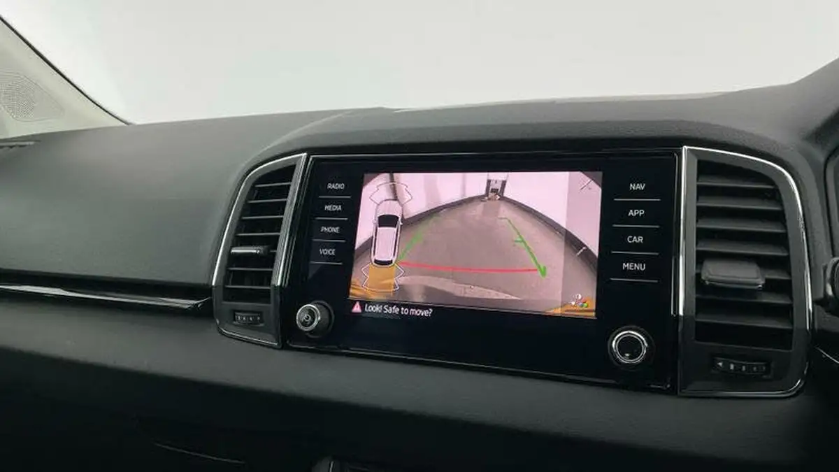 2021-skoda-karoq-15-tsi-se-l-big-16