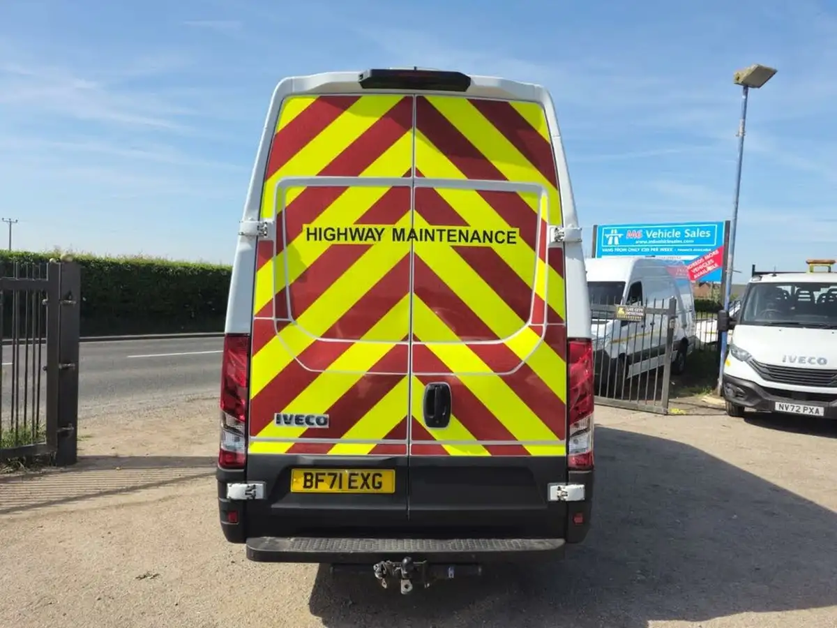 2021-iveco-daily-s-class-23td-35s14v-business-3520mm-h2-136pseu6dt-big-7