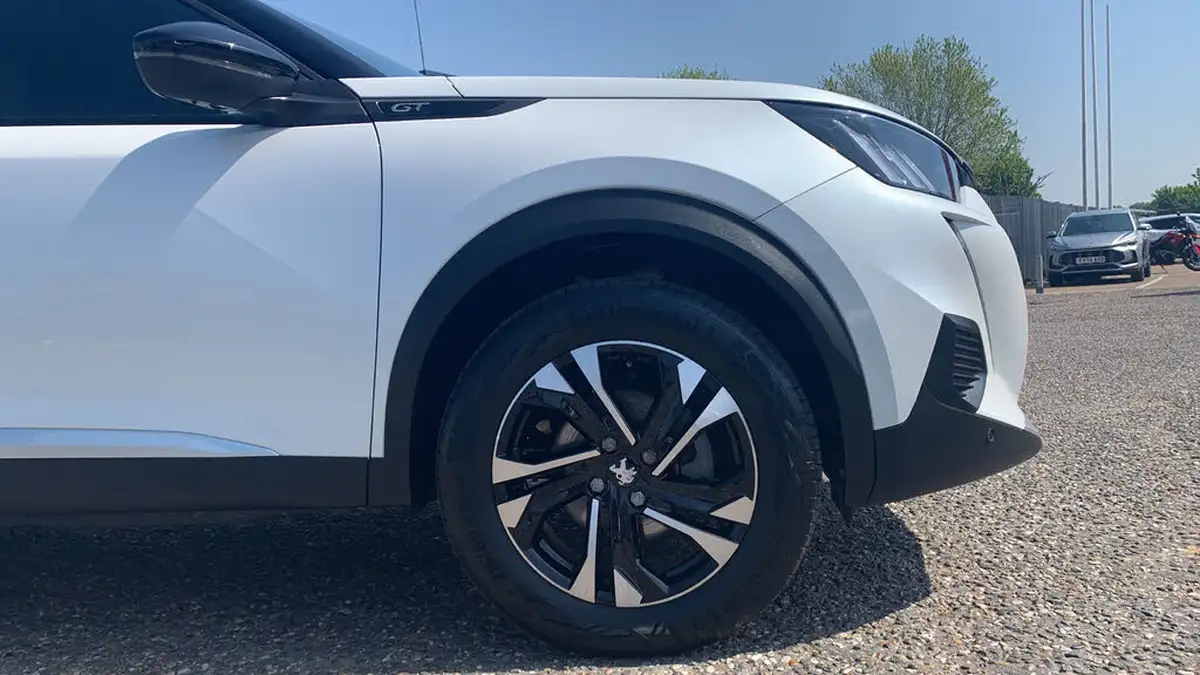 2023-peugeot-2008-suv-12-puretech-gt-130bhp-station-wagon-eat8-big-16
