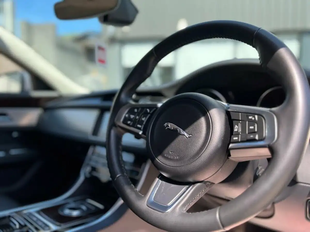 2019-jaguar-xf-20i-portfolio-250ps-sportbrake-5d-big-32