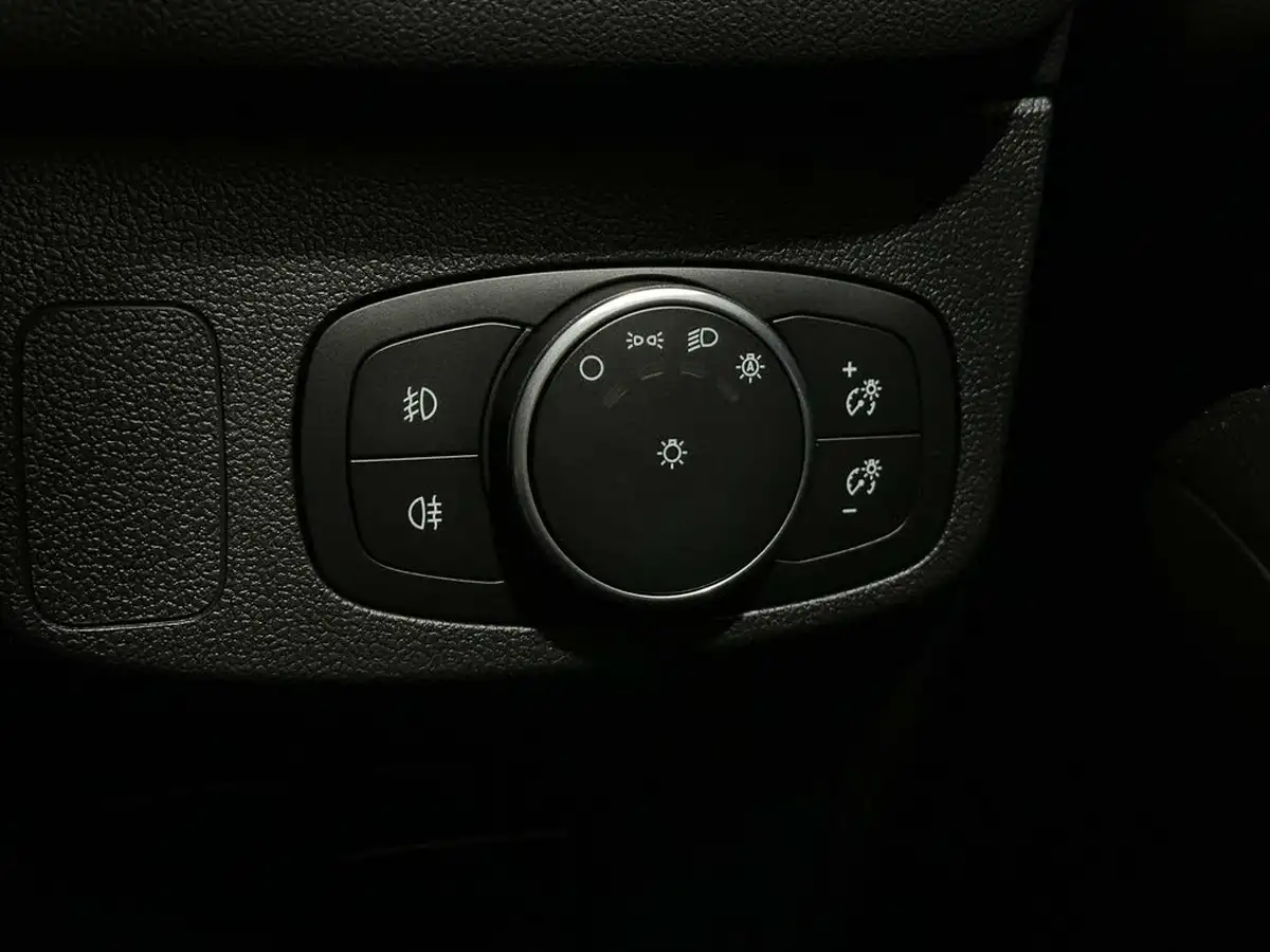2020-ford-focus-20-st-hatchback-big-16