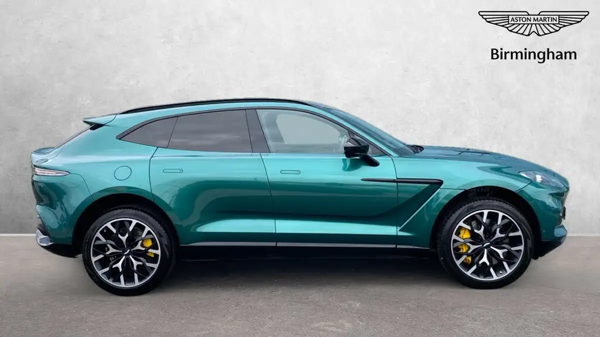 2023-aston-martin-dbx-40-v8-big-11
