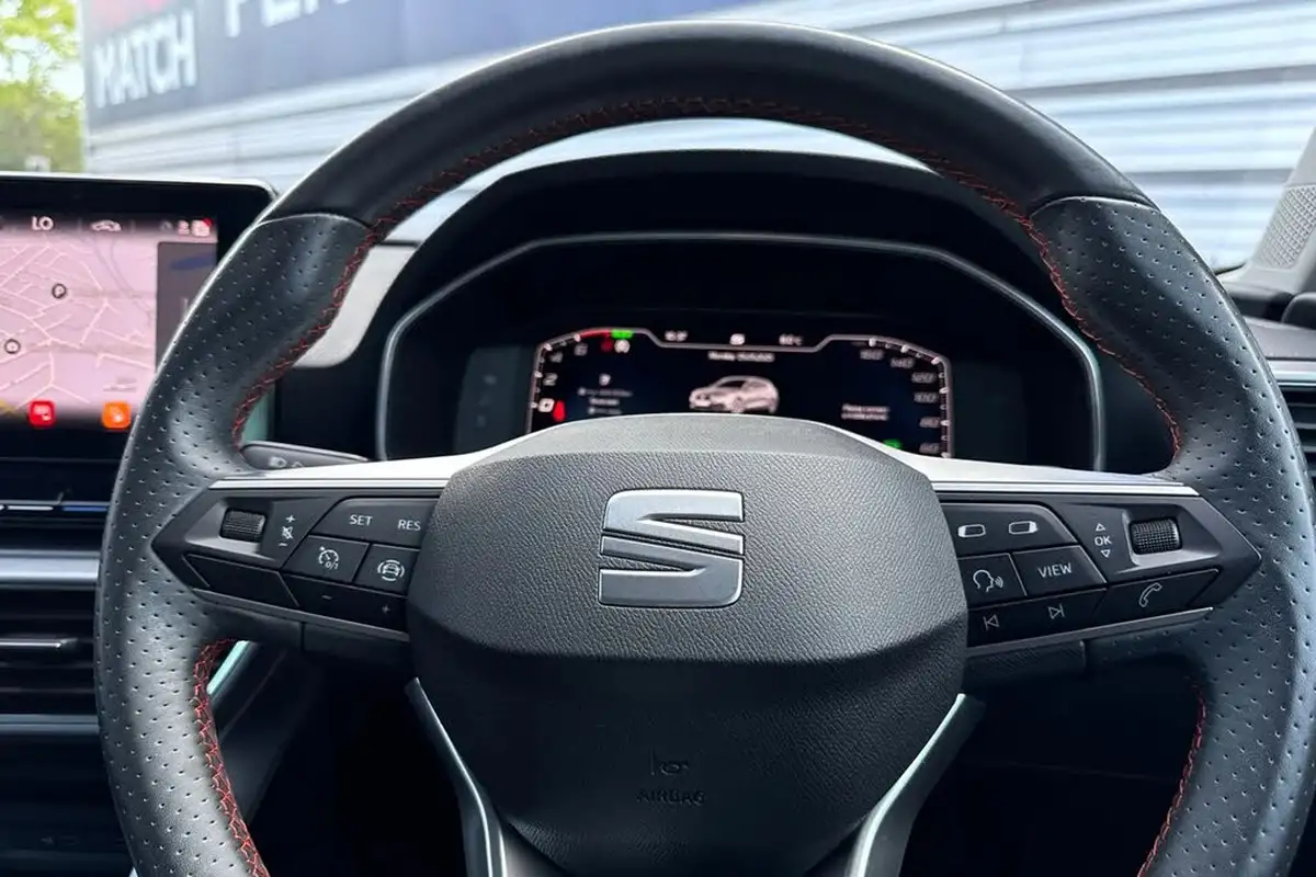 2021-seat-leon-14-e-hybrid-fr-hatchback-big-34