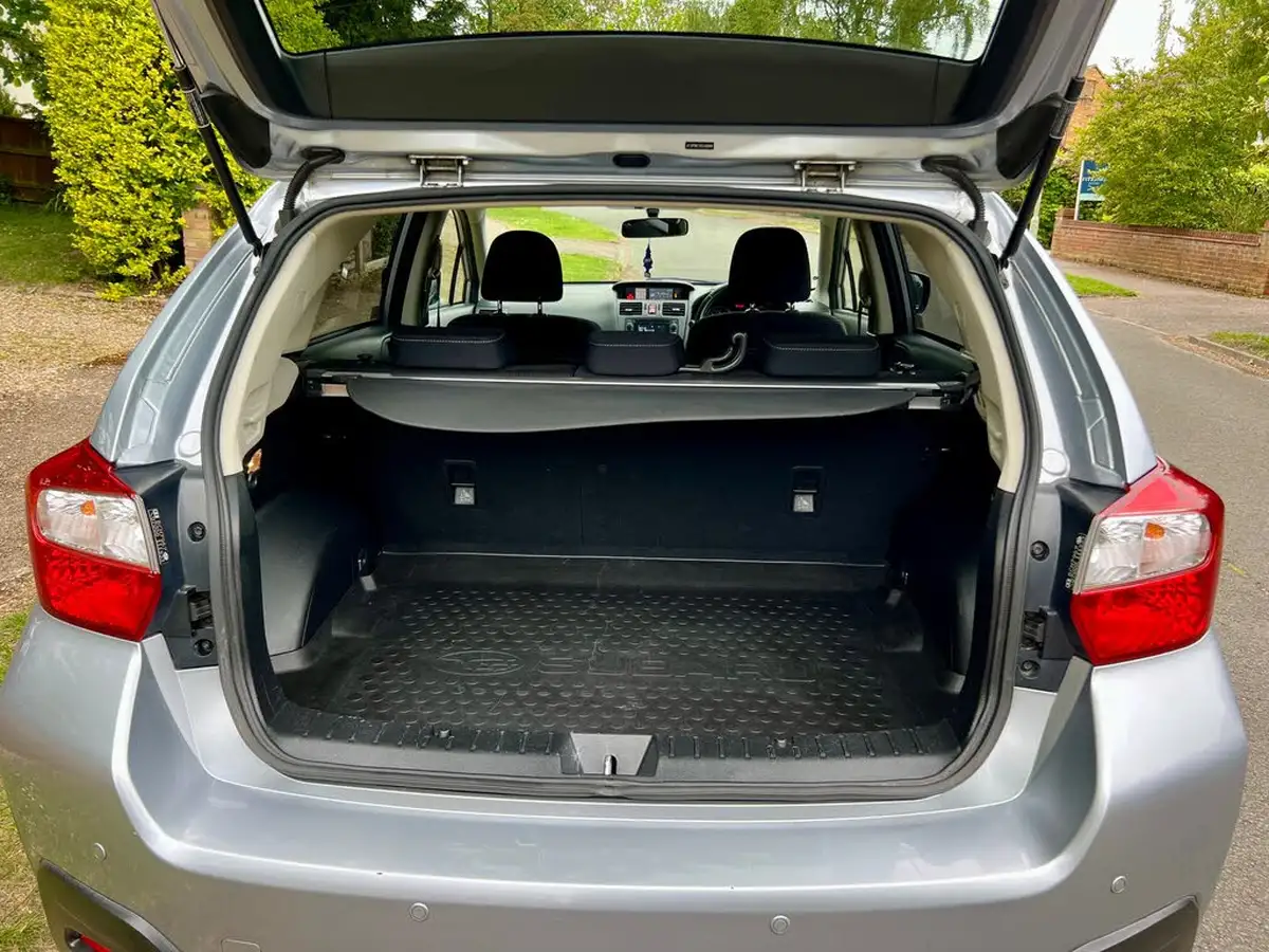 2015-subaru-xv-20td-se-big-16