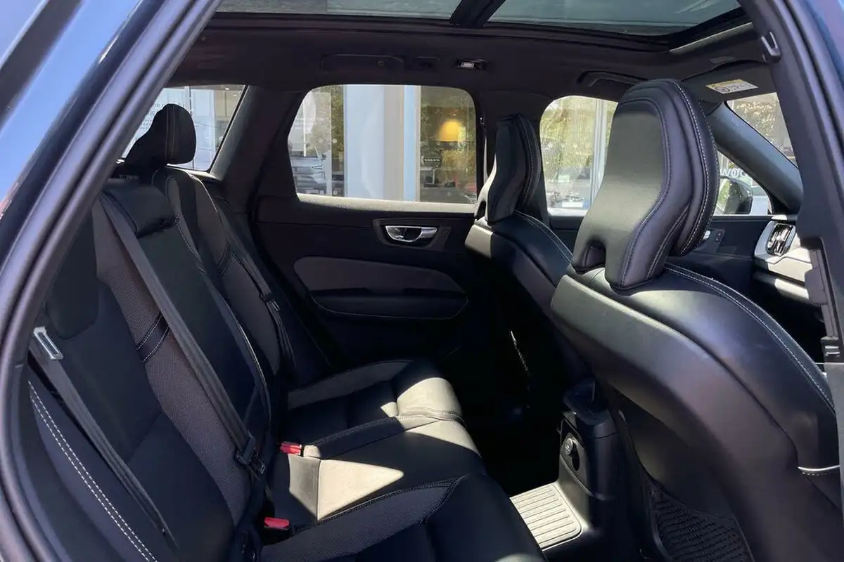 2021-volvo-xc60-20-t8-r-design-pro-455bhp-plug-in-hybrid-big-23