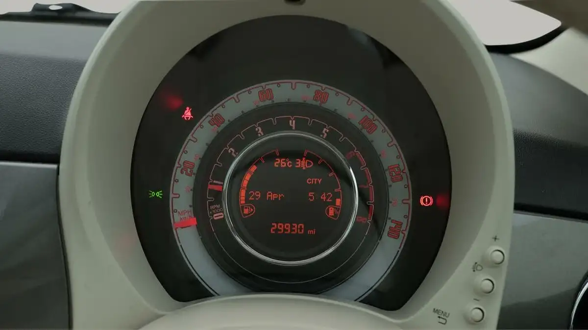 2020-fiat-500-10-lounge-big-10