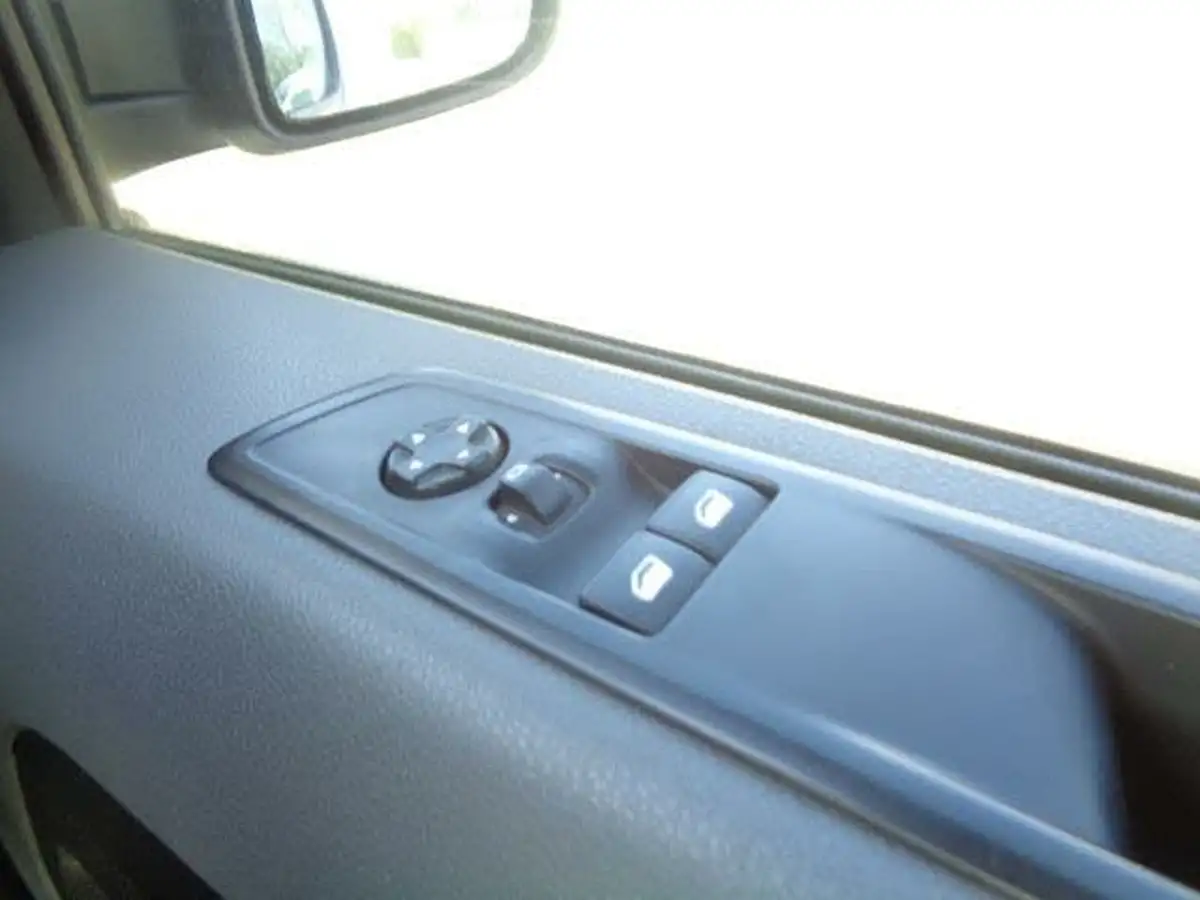 2020-peugeot-expert-15-bluehdi-compact-120bhp-big-16