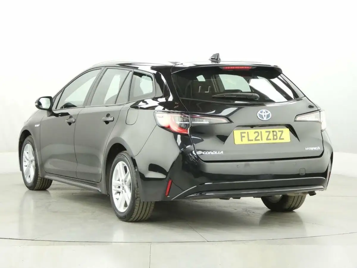 2021-toyota-corolla-18-vvt-i-icon-tech-spare-wheel-touring-sports-5d-big-5