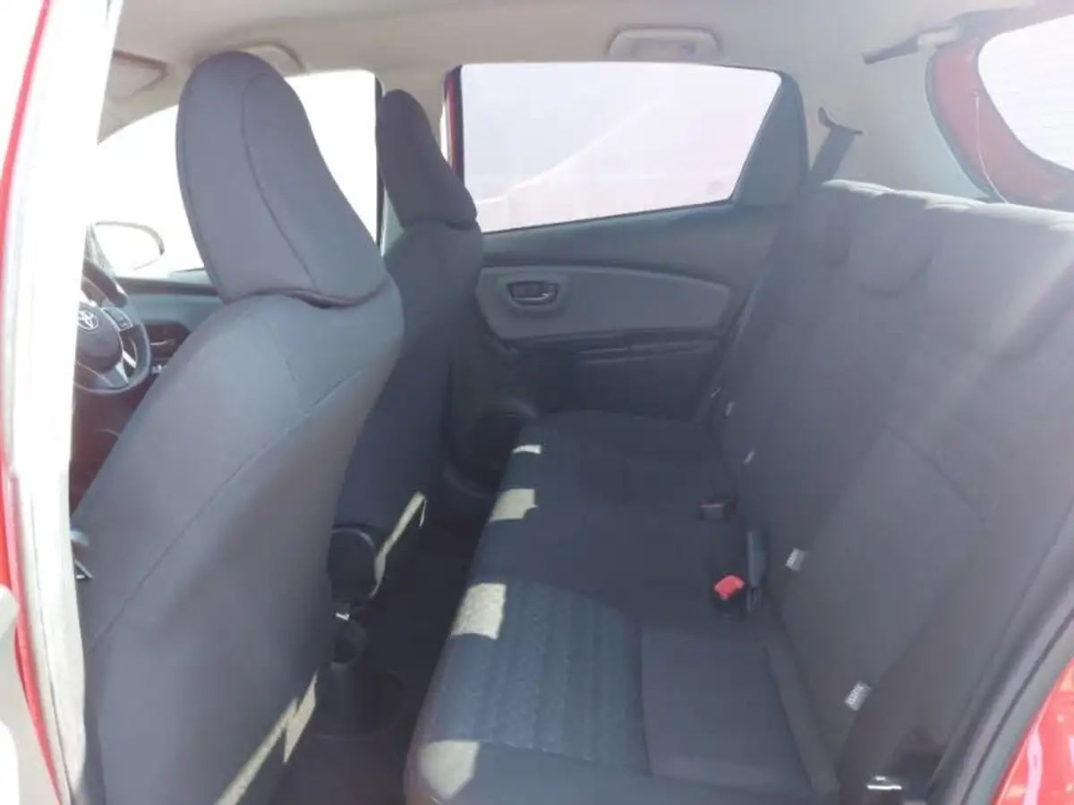 2016-toyota-yaris-133-icon-vvt-i-5d-big-5