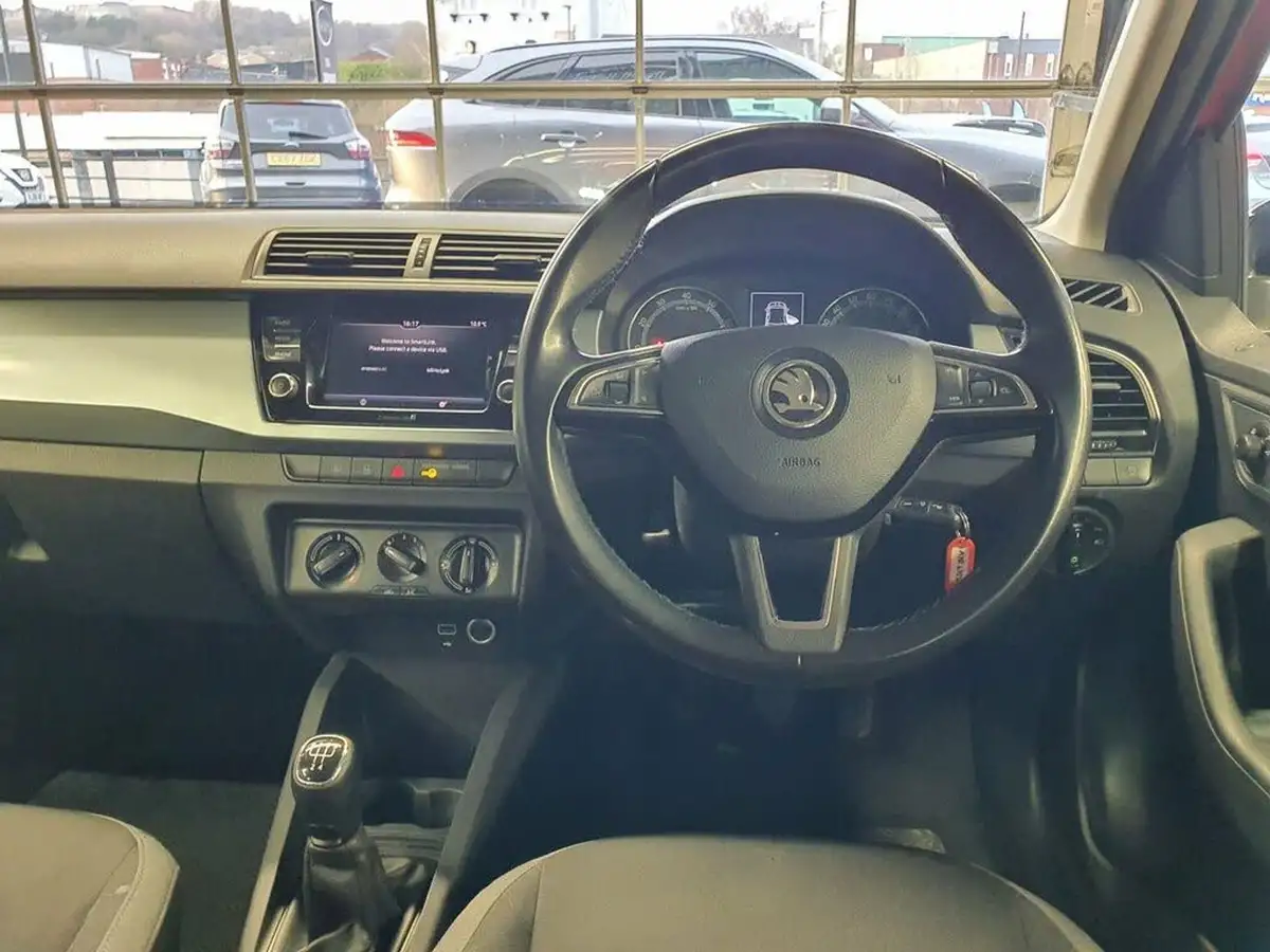 2019-skoda-fabia-10-tsi-colour-edition-big-36
