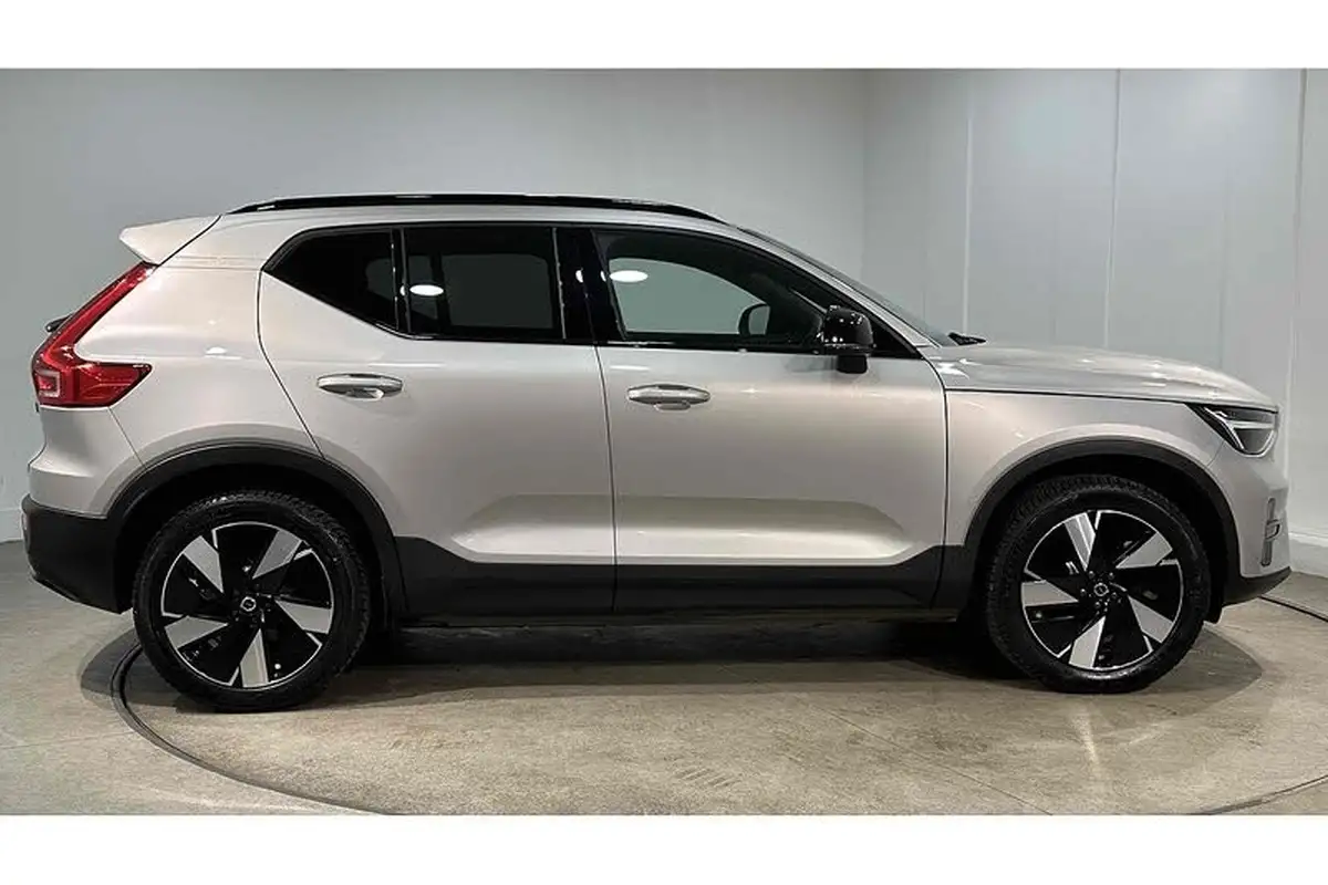 2023-volvo-xc40-e-twin-recharge-core-big-3