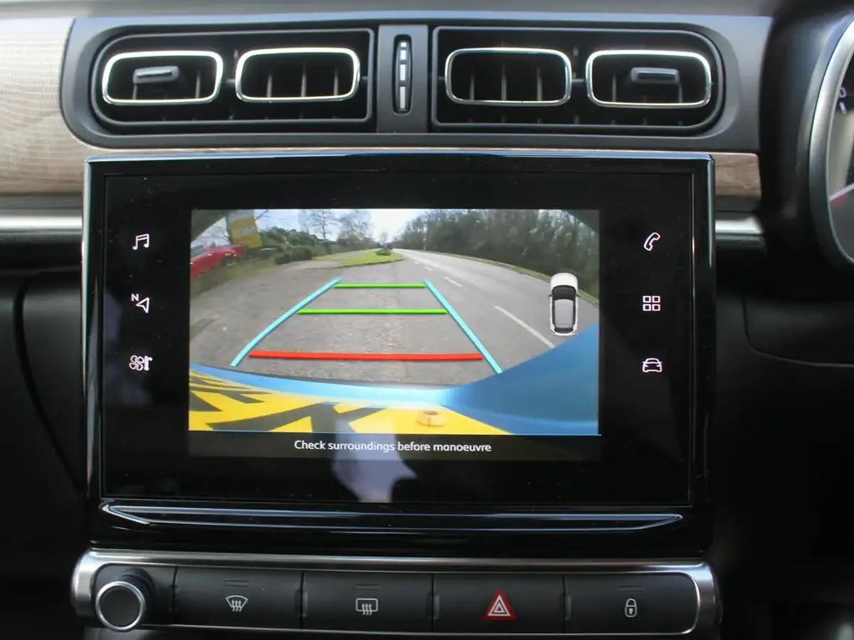 2022-citroen-c3-12-puretech-shine-plus-110ps-ss-eat6-big-13