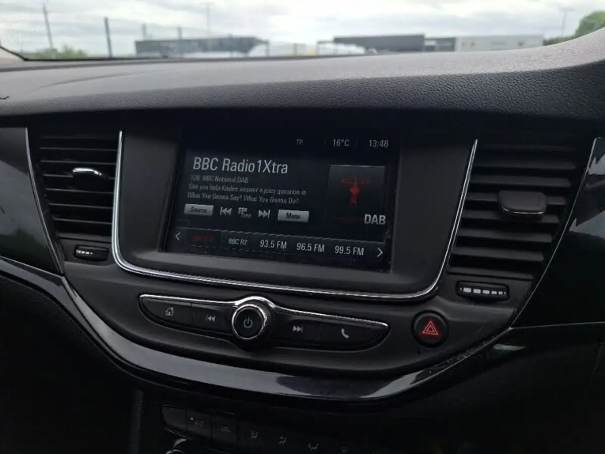 2018-vauxhall-astra-14i-16v-turbo-sri-150ps-hatchback-big-18