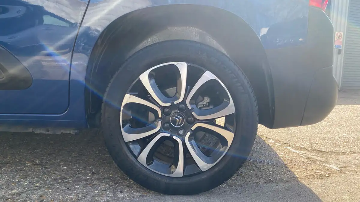 2020-citroen-berlingo-15bluehdi-flair-xtr-m-size-100ps-big-13