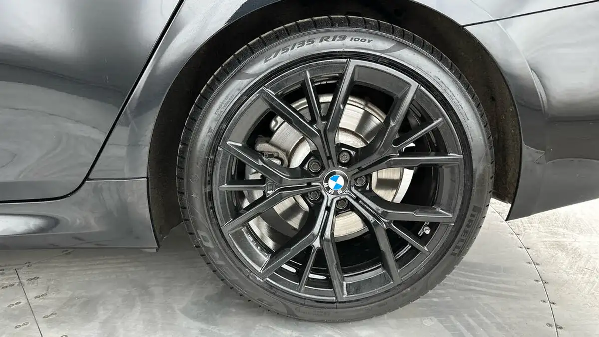 2022-bmw-5-series-20td-520d-m-sport-mht-touring-5d-big-17