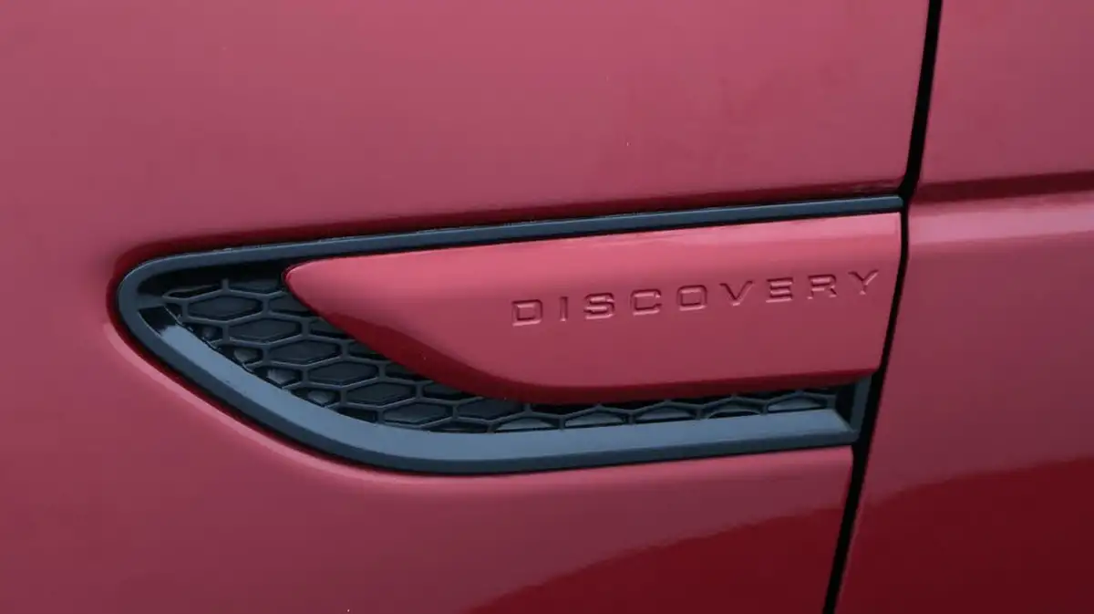 2021-land-rover-discovery-sport-20-p290-black-big-20