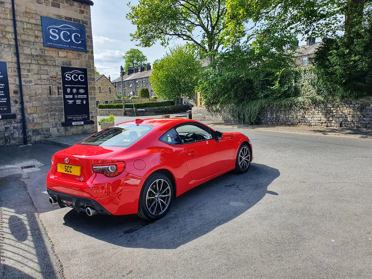 2016-toyota-gt86-20-gt86-2d-big-6