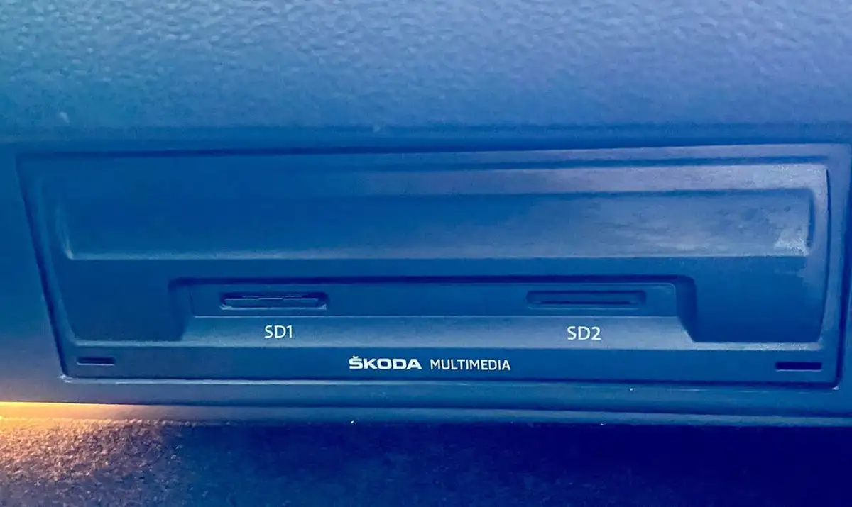 2018-skoda-karoq-15-tsi-se-l-ss-dsg-big-36