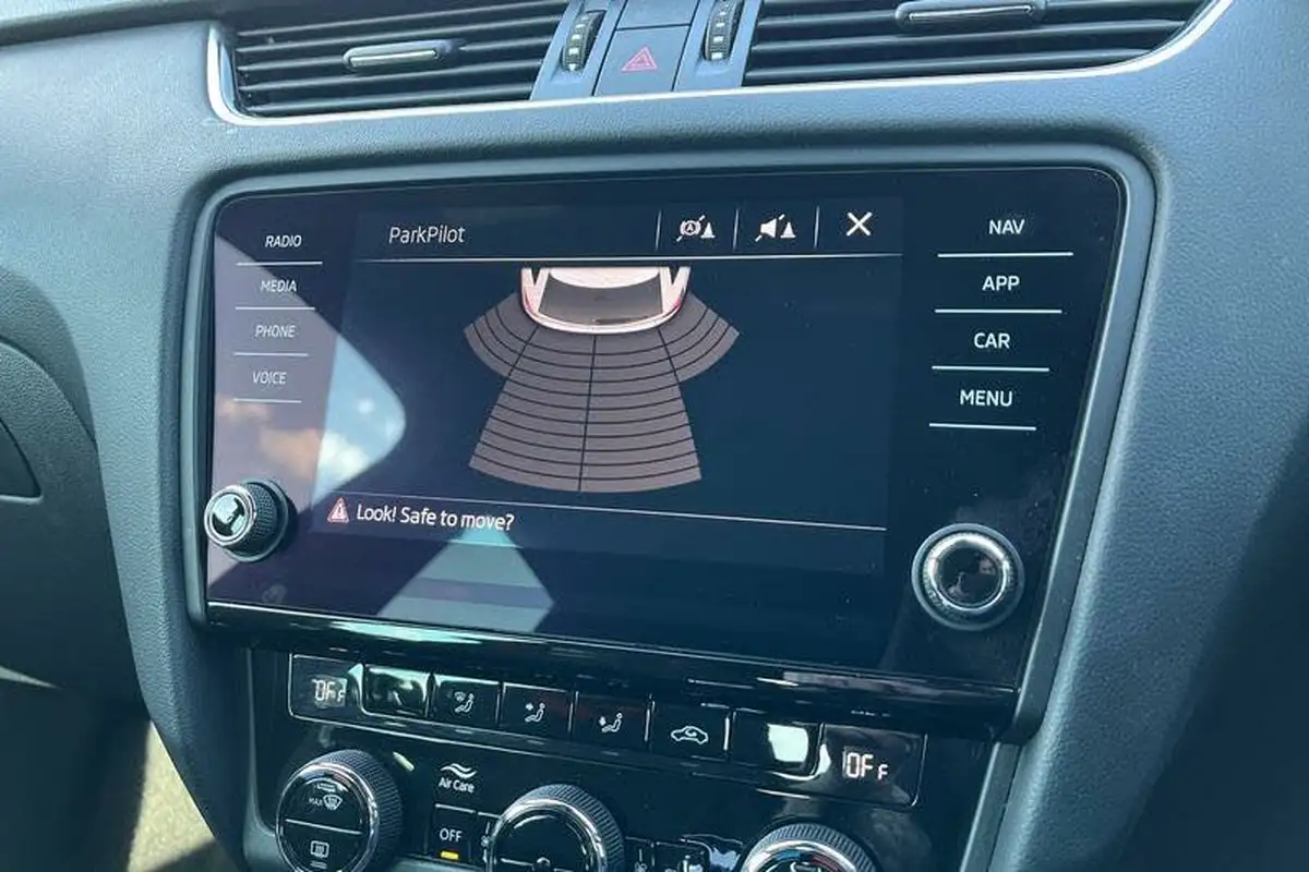 2019-skoda-octavia-20-tsi-vrs-estate-dsg-big-23