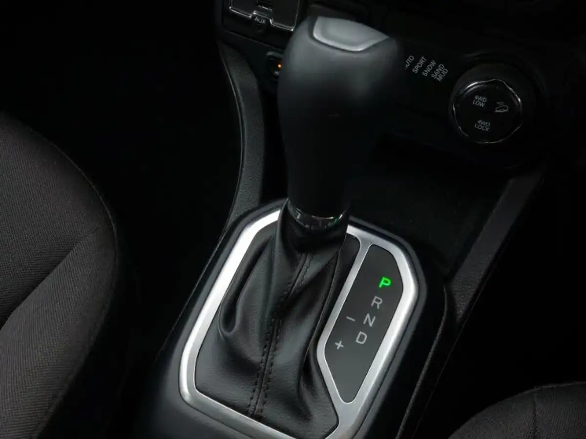 2021-jeep-renegade-13-gse-longitude-phev-big-12