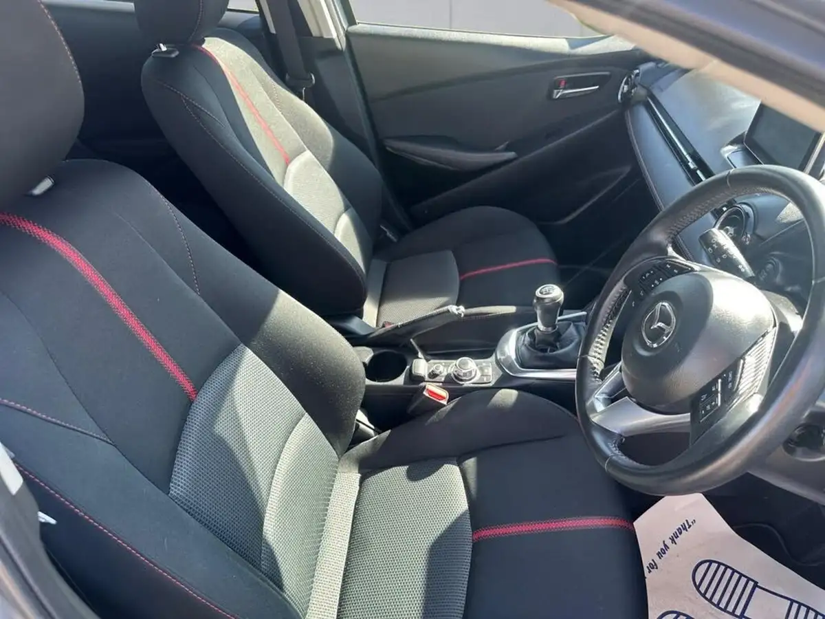 2015-mazda-mazda2-15-sport-nav-115ps-big-8
