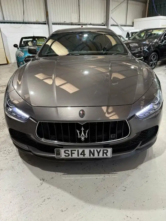 2014-maserati-ghibli-30td-big-7